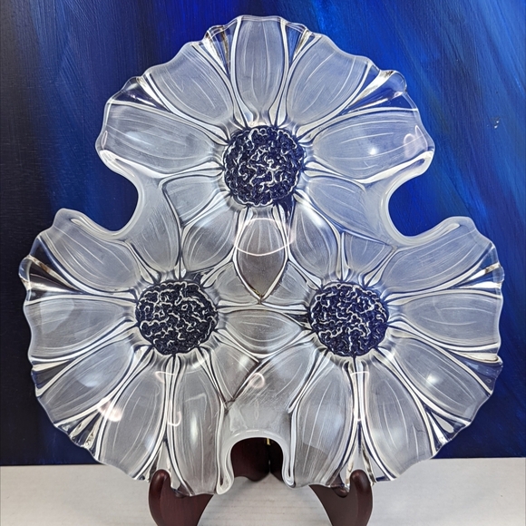 Mikasa 3-Part Sunflower Frosted Relish Condiment Dish
